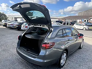 Used 2018 Vauxhall Astra Design Cosmic Grey Met - Interior and Exterior details 17