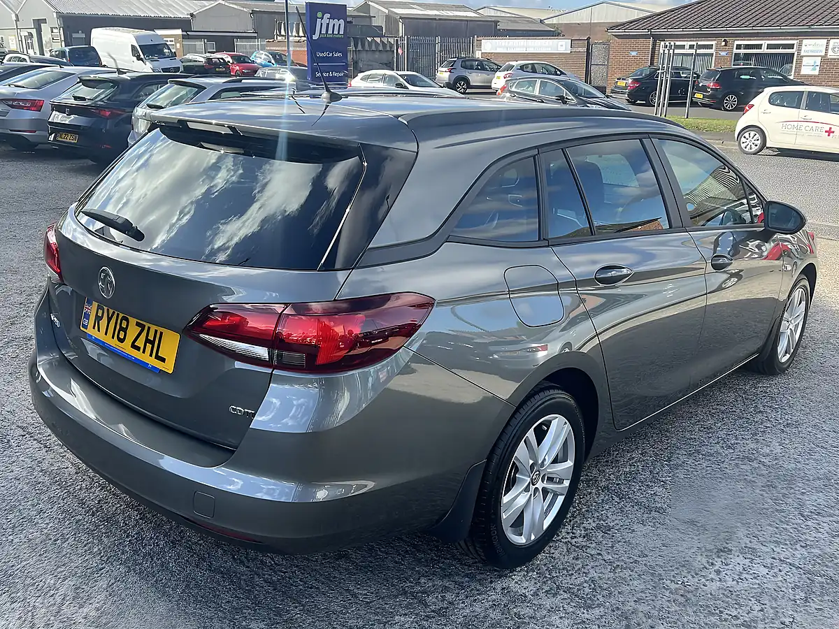Used 2018 Vauxhall Astra Design Cosmic Grey Met - Interior and Exterior details 6