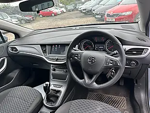 Used 2018 Vauxhall Astra Design Silver - Interior and Exterior details 15