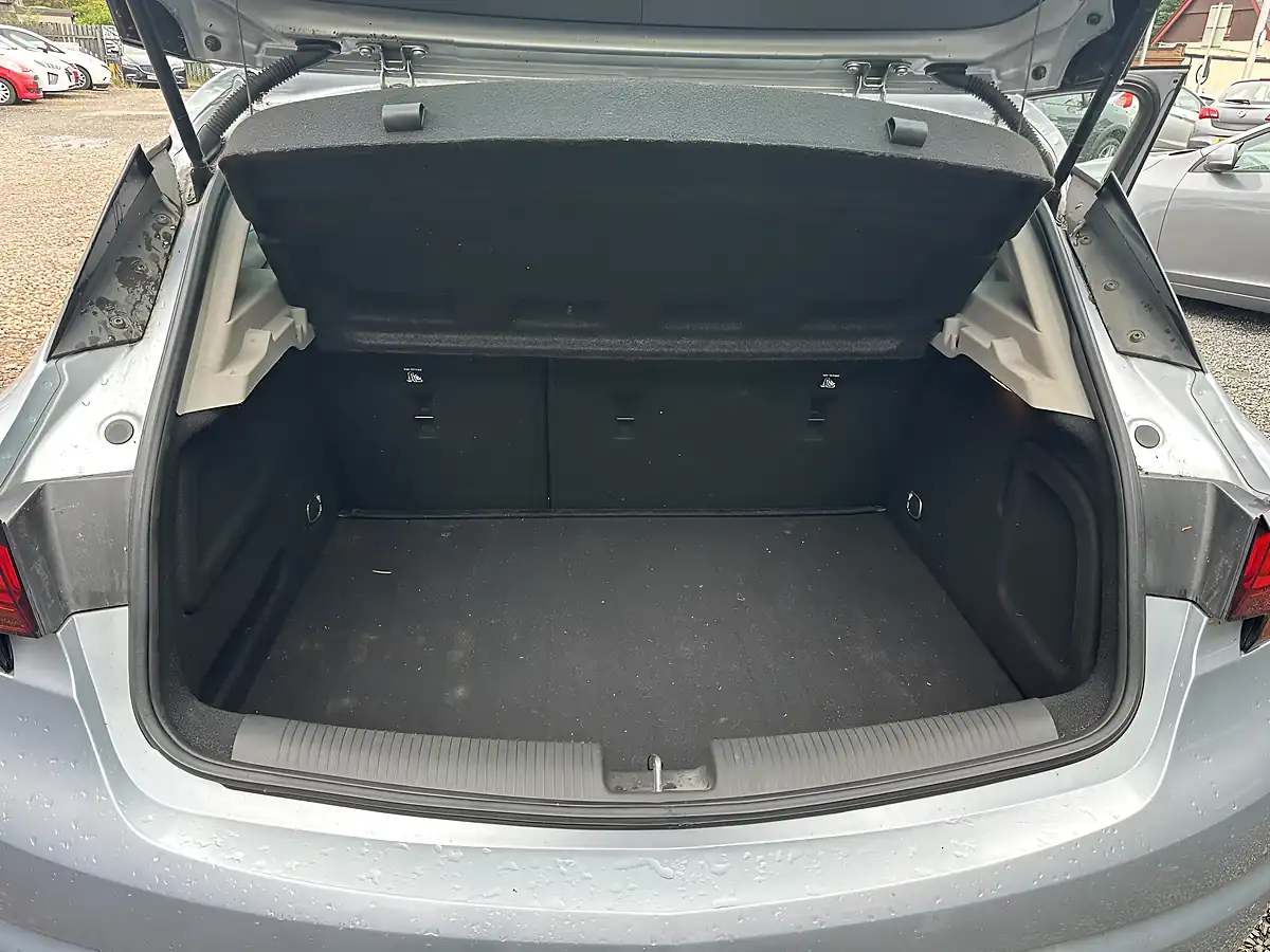Used 2018 Vauxhall Astra Design Silver - Interior and Exterior details 16