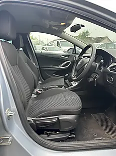 Used 2018 Vauxhall Astra Design Silver - Interior and Exterior details 17
