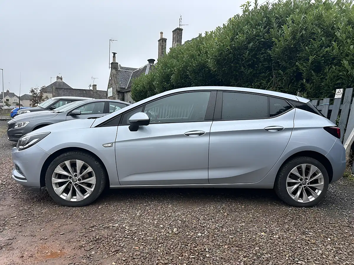 Used 2018 Vauxhall Astra Design Silver - Interior and Exterior details 7