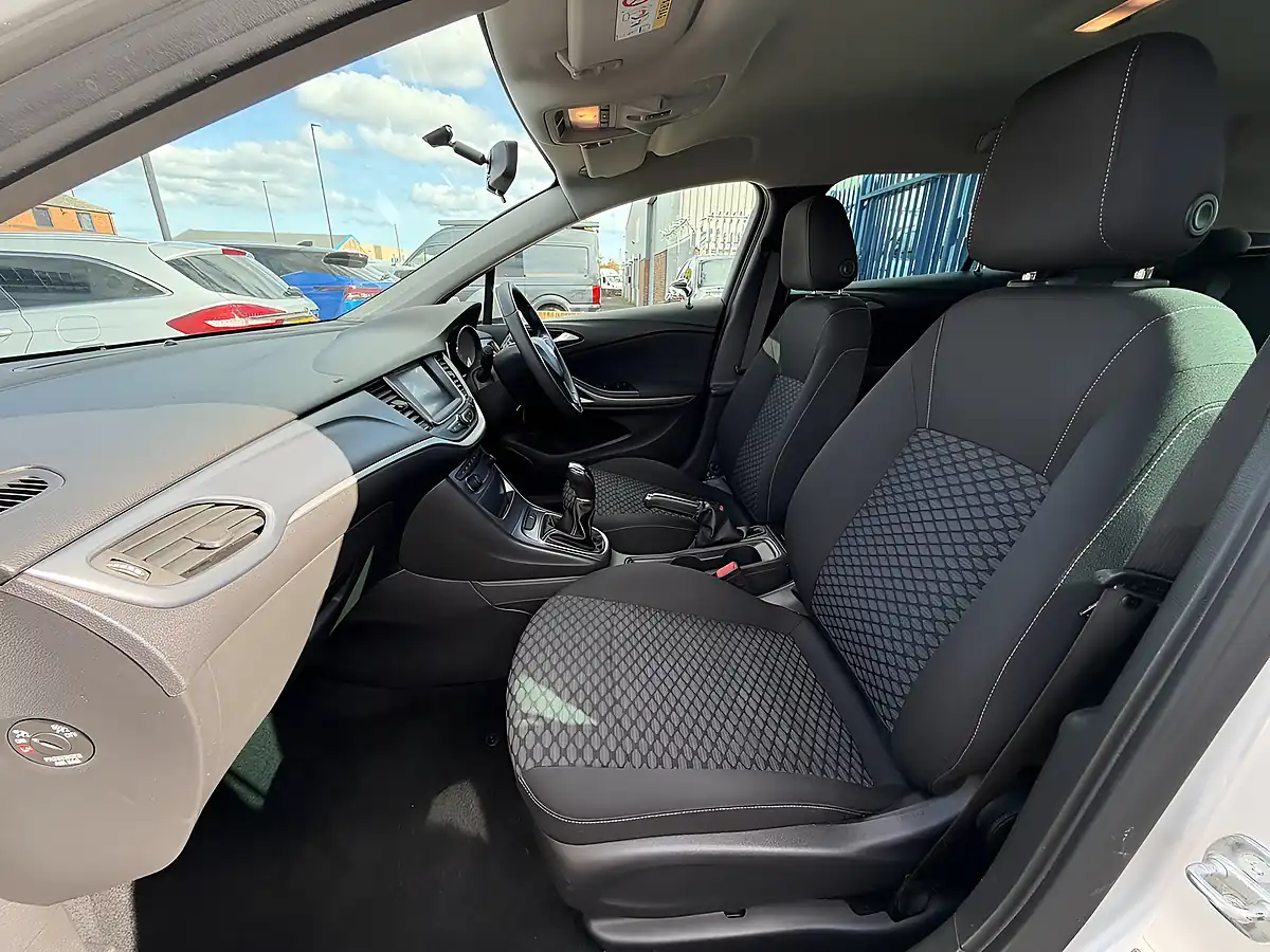 Used 2018 Vauxhall Astra Design Silver Metallic - Interior and Exterior details 14