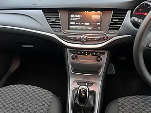 Used 2018 Vauxhall Astra Design Sport Tourer Sovereign Silver Metallic - Interior and Exterior details 13