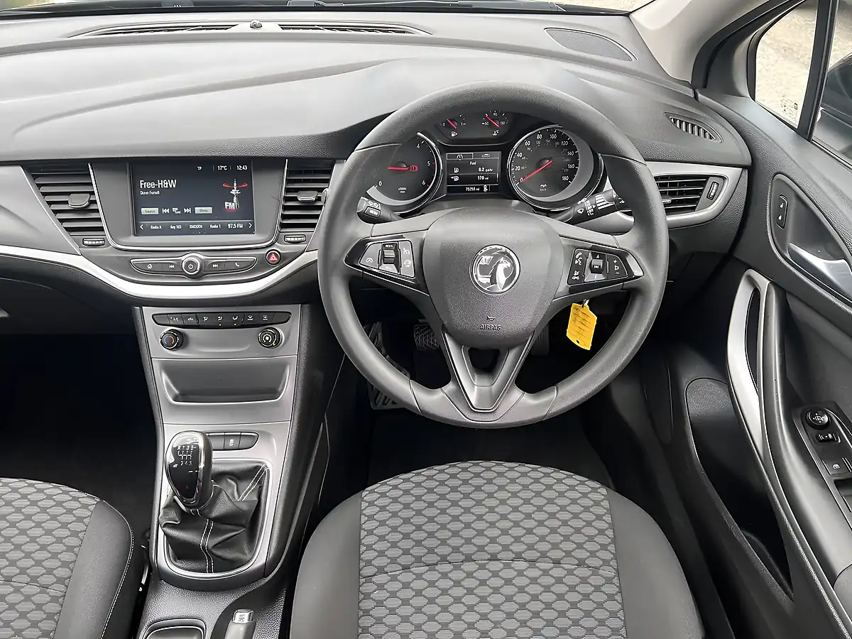 Used 2018 Vauxhall Astra Design Sports Tourer Mineral Black Met - Interior and Exterior details 11