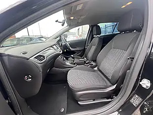 Used 2018 Vauxhall Astra Design Sports Tourer Mineral Black Met - Interior and Exterior details 14