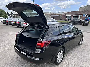 Used 2018 Vauxhall Astra Design Sports Tourer Mineral Black Met - Interior and Exterior details 18