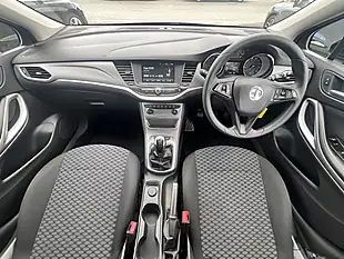 Used 2018 Vauxhall Astra Design Sports Tourer Mineral Black Met - Interior and Exterior details 2