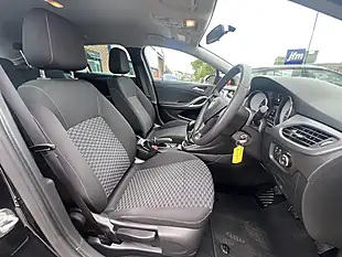 Used 2018 Vauxhall Astra Design Sports Tourer Mineral Black Met - Interior and Exterior details 3