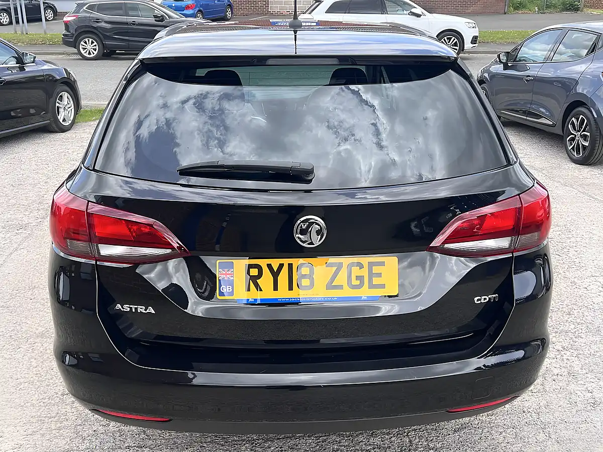 Used 2018 Vauxhall Astra Design Sports Tourer Mineral Black Met - Interior and Exterior details 7