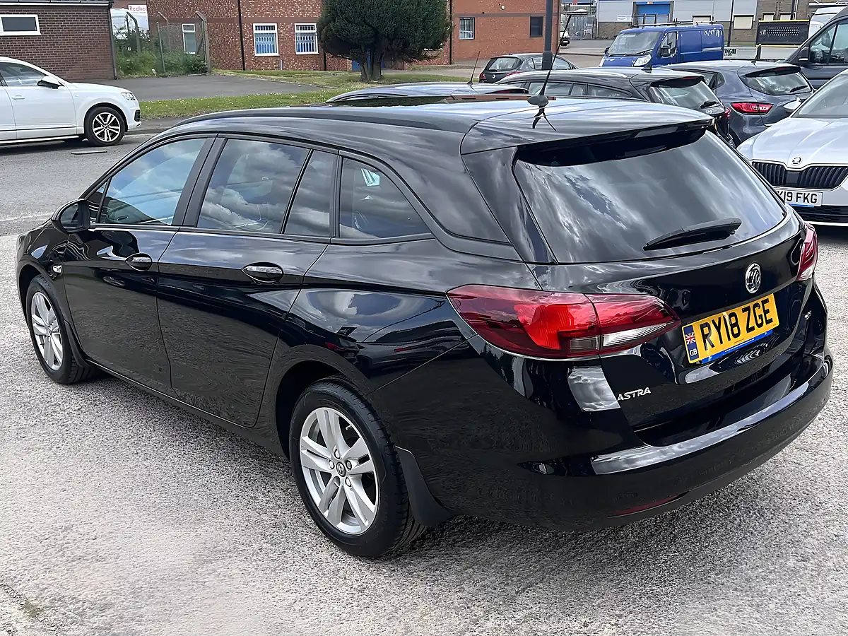 Used 2018 Vauxhall Astra Design Sports Tourer Mineral Black Met - Interior and Exterior details 8