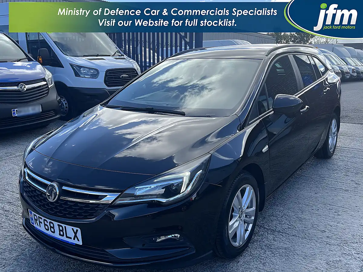 Used 2018 Vauxhall Astra Design Sports Tourer Mineral Black Met - Interior and Exterior details 10
