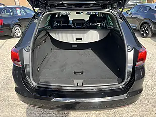 Used 2018 Vauxhall Astra Design Sports Tourer Mineral Black Met - Interior and Exterior details 16