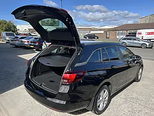 Used 2018 Vauxhall Astra Design Sports Tourer Mineral Black Met - Interior and Exterior details 17
