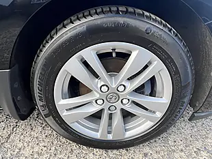 Used 2018 Vauxhall Astra Design Sports Tourer Mineral Black Met - Interior and Exterior details 18
