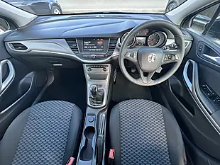 Used 2018 Vauxhall Astra Design Sports Tourer Mineral Black Met - Interior and Exterior details 2