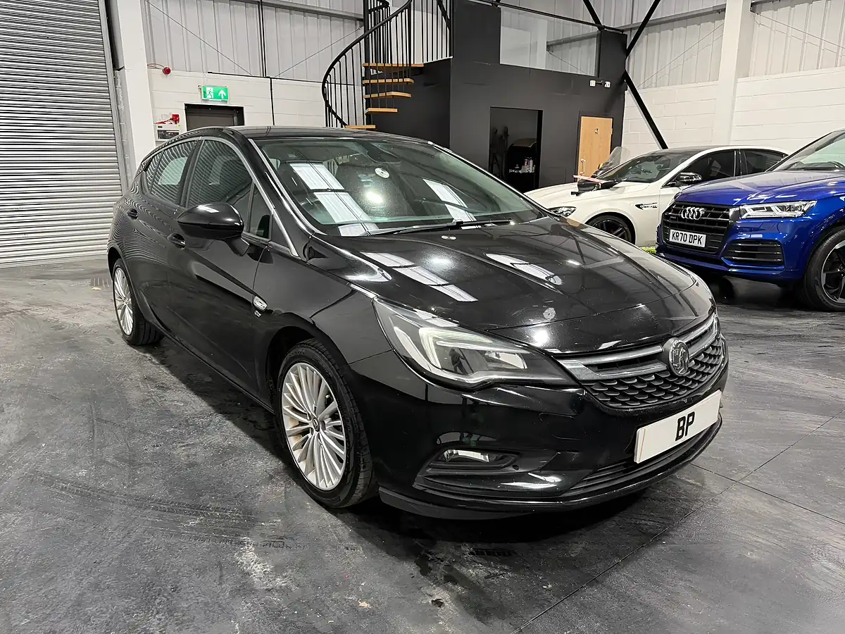 Used 2018 Vauxhall Astra Elite Nav Black - Front View