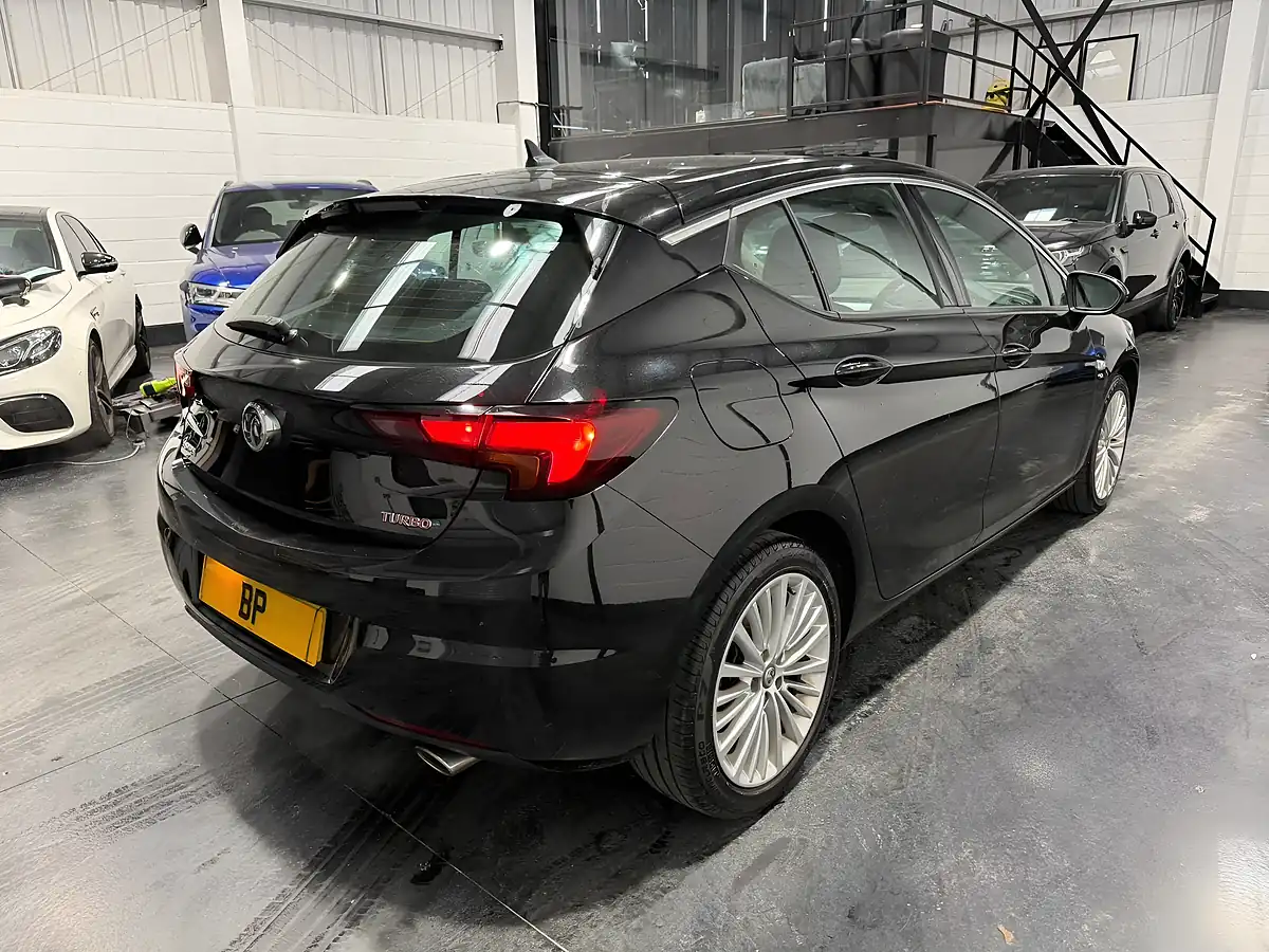 Used 2018 Vauxhall Astra Elite Nav Black - Interior and Exterior details 11