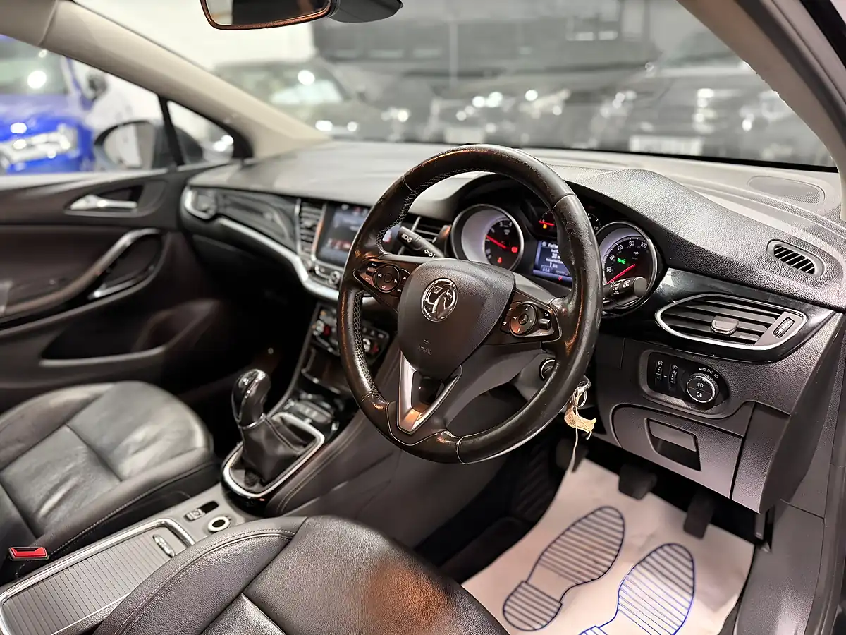 Used 2018 Vauxhall Astra Elite Nav Black - Interior and Exterior details 14