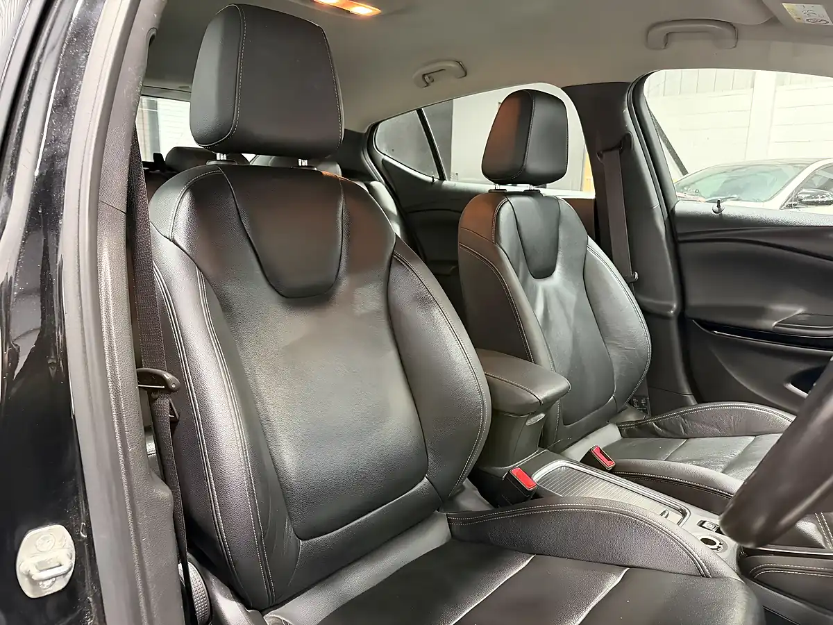 Used 2018 Vauxhall Astra Elite Nav Black - Interior and Exterior details 16