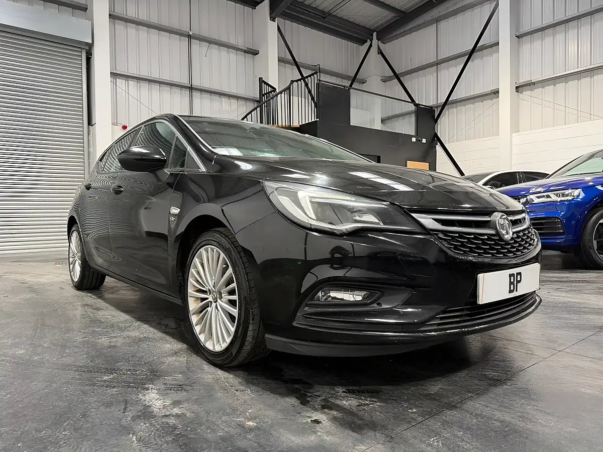 Used 2018 Vauxhall Astra Elite Nav Black - Interior and Exterior details 4