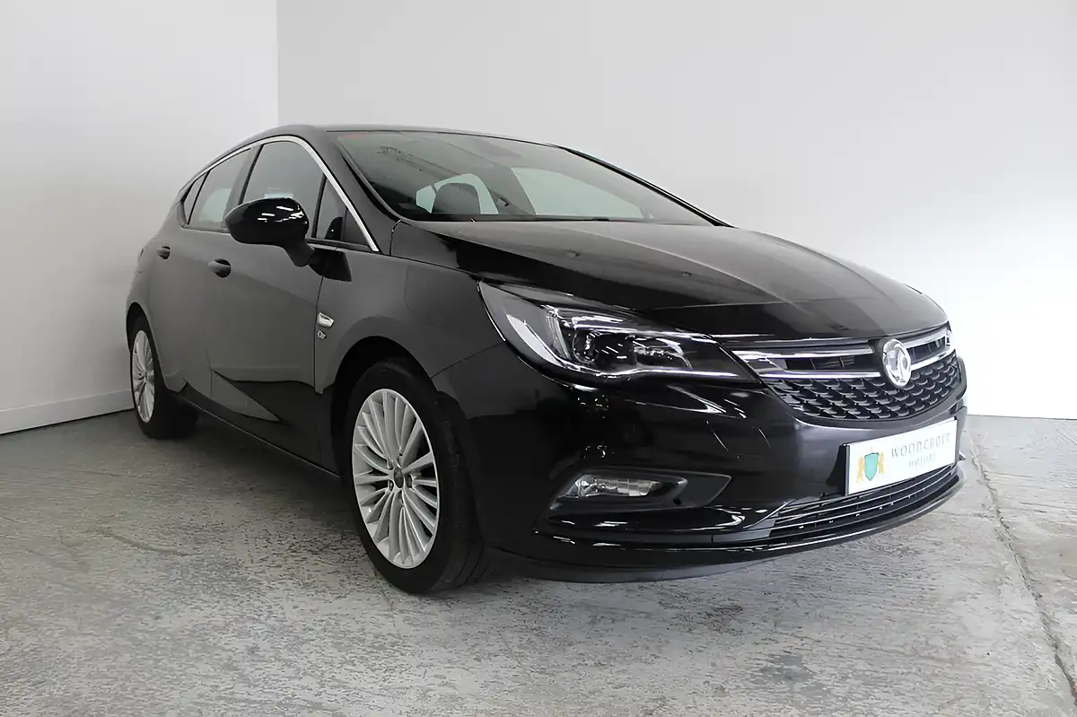 Used 2018 Vauxhall Astra Elite Nav Black - Front View