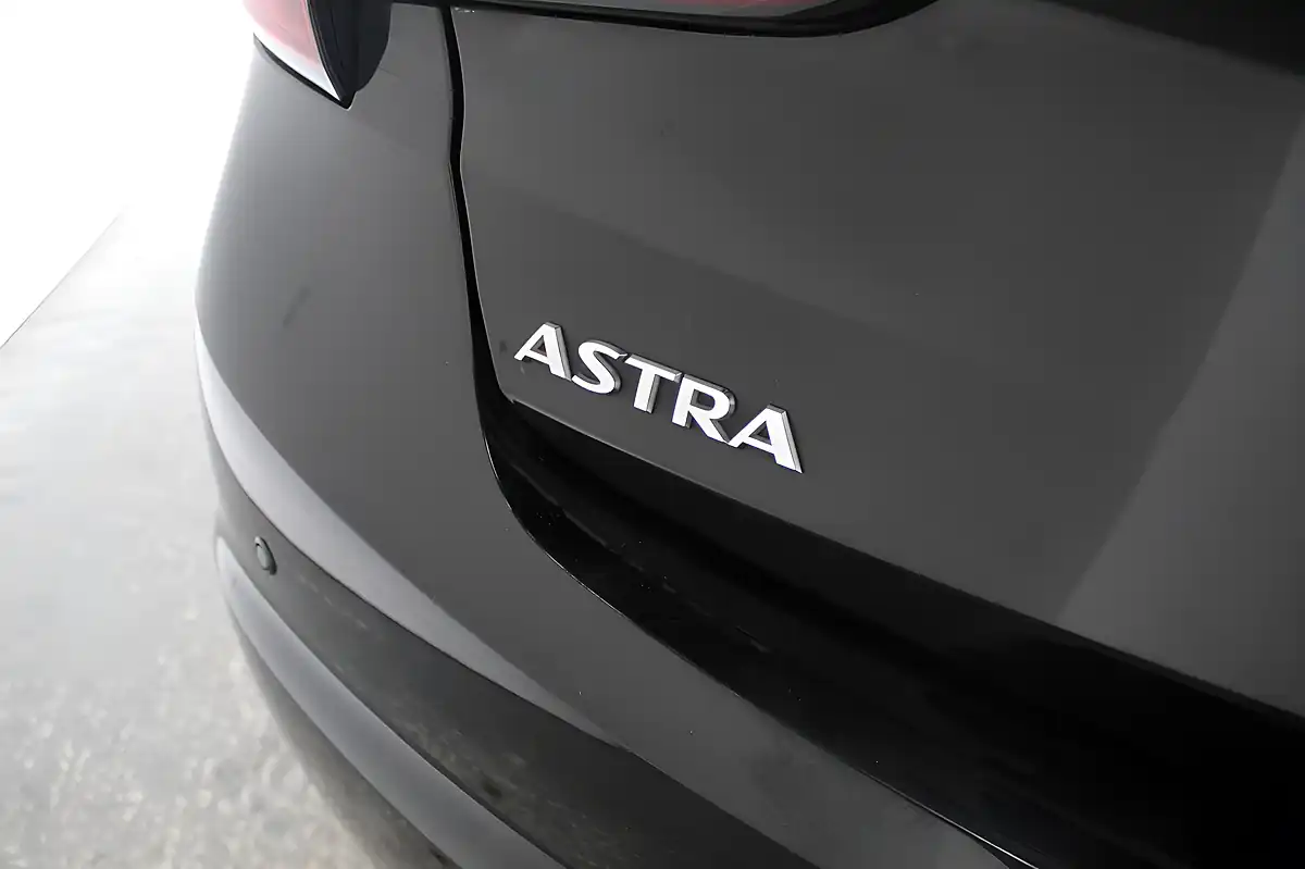 Used 2018 Vauxhall Astra Elite Nav Black - Interior and Exterior details 12