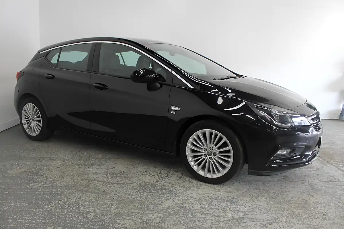 Used 2018 Vauxhall Astra Elite Nav Black - Interior and Exterior details 3
