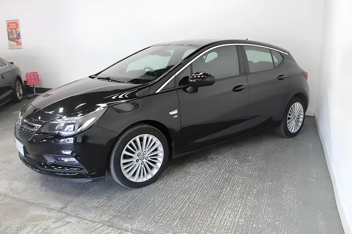 Used 2018 Vauxhall Astra Elite Nav Black - Interior and Exterior details 4