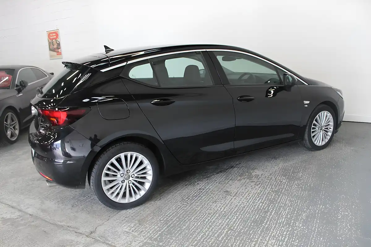 Used 2018 Vauxhall Astra Elite Nav Black - Interior and Exterior details 8