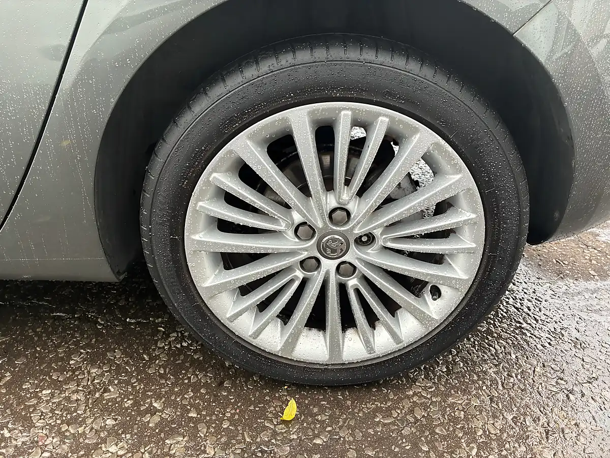 Used 2018 Vauxhall Astra Elite Nav Grey - Interior and Exterior details 19