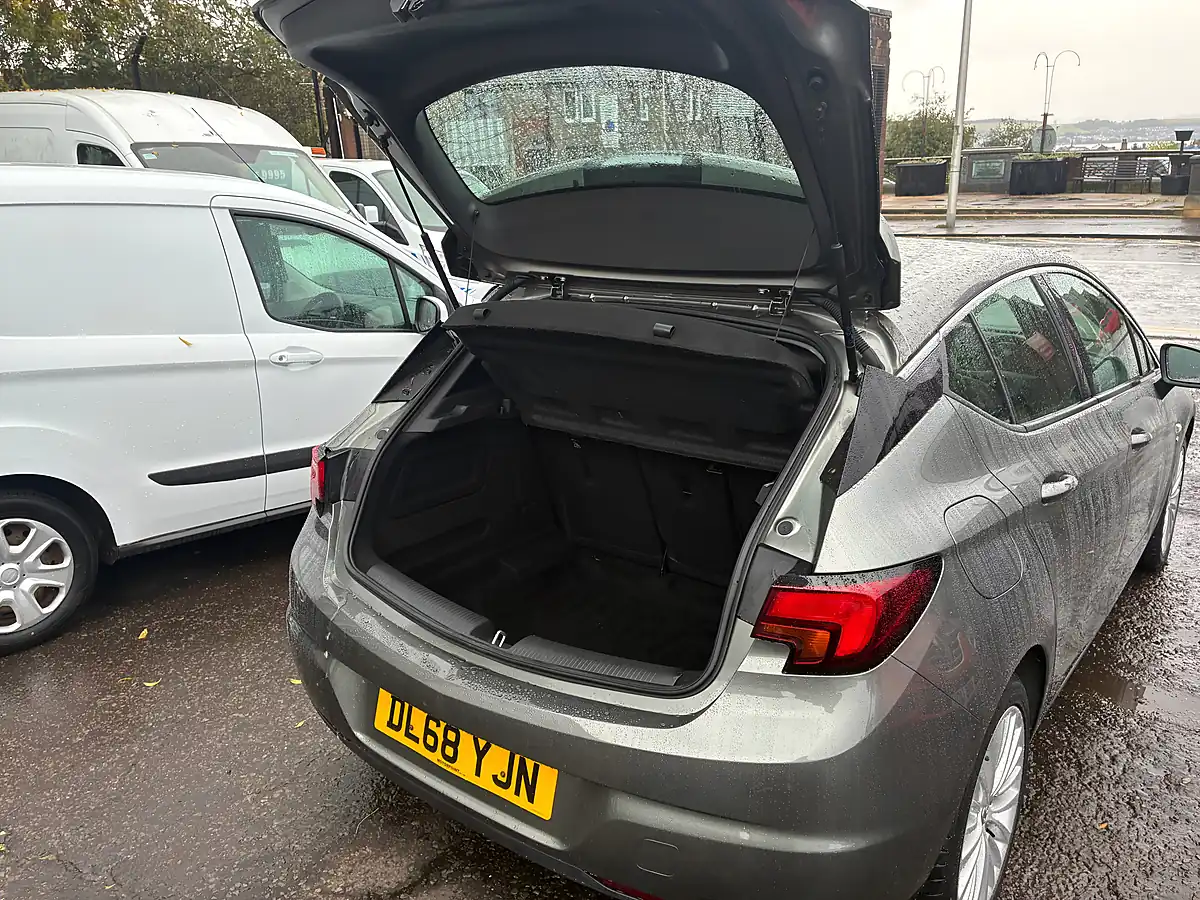 Used 2018 Vauxhall Astra Elite Nav Grey - Interior and Exterior details 20