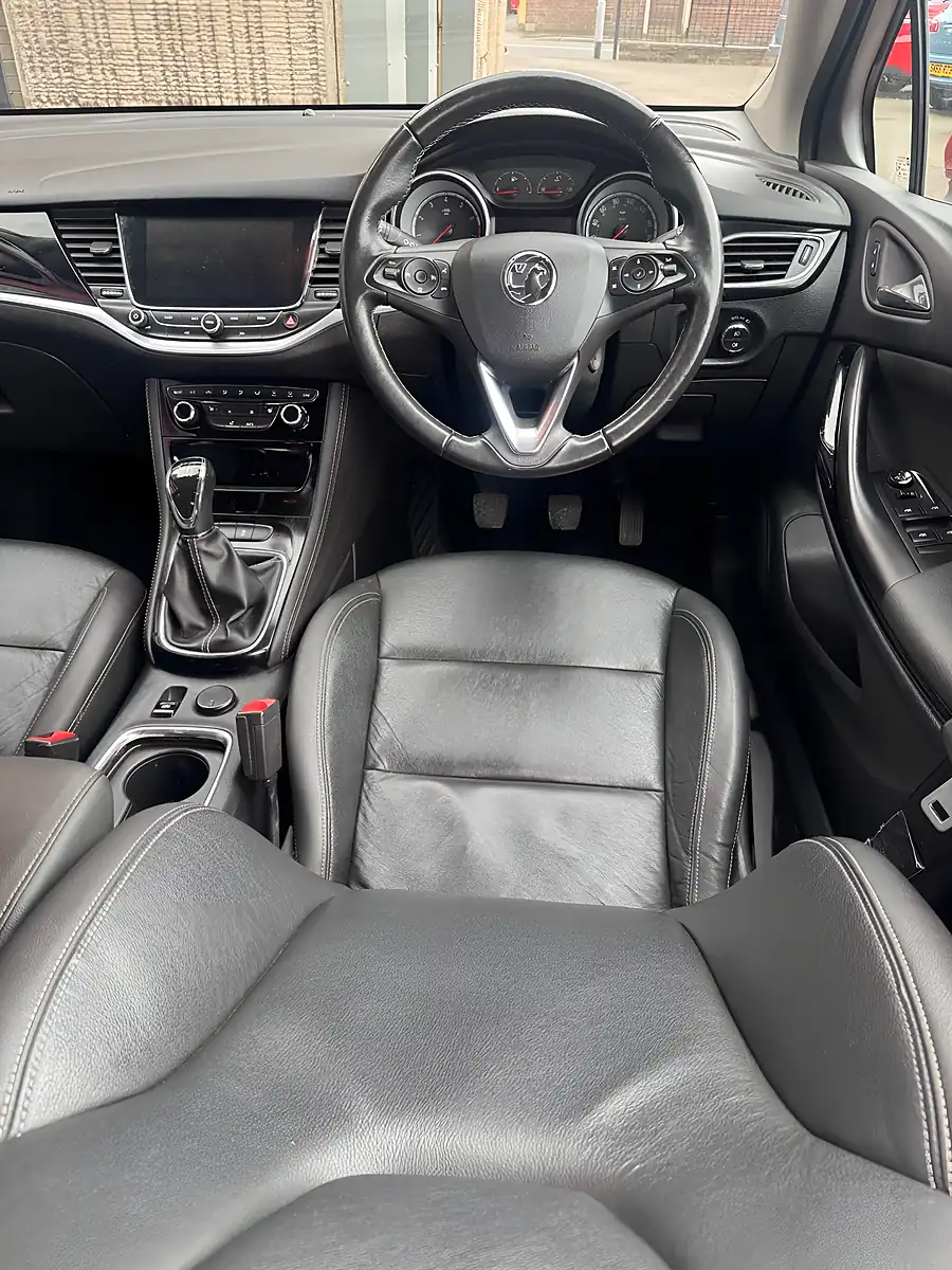 Used 2018 Vauxhall Astra Elite Nav Red - Interior and Exterior details 11
