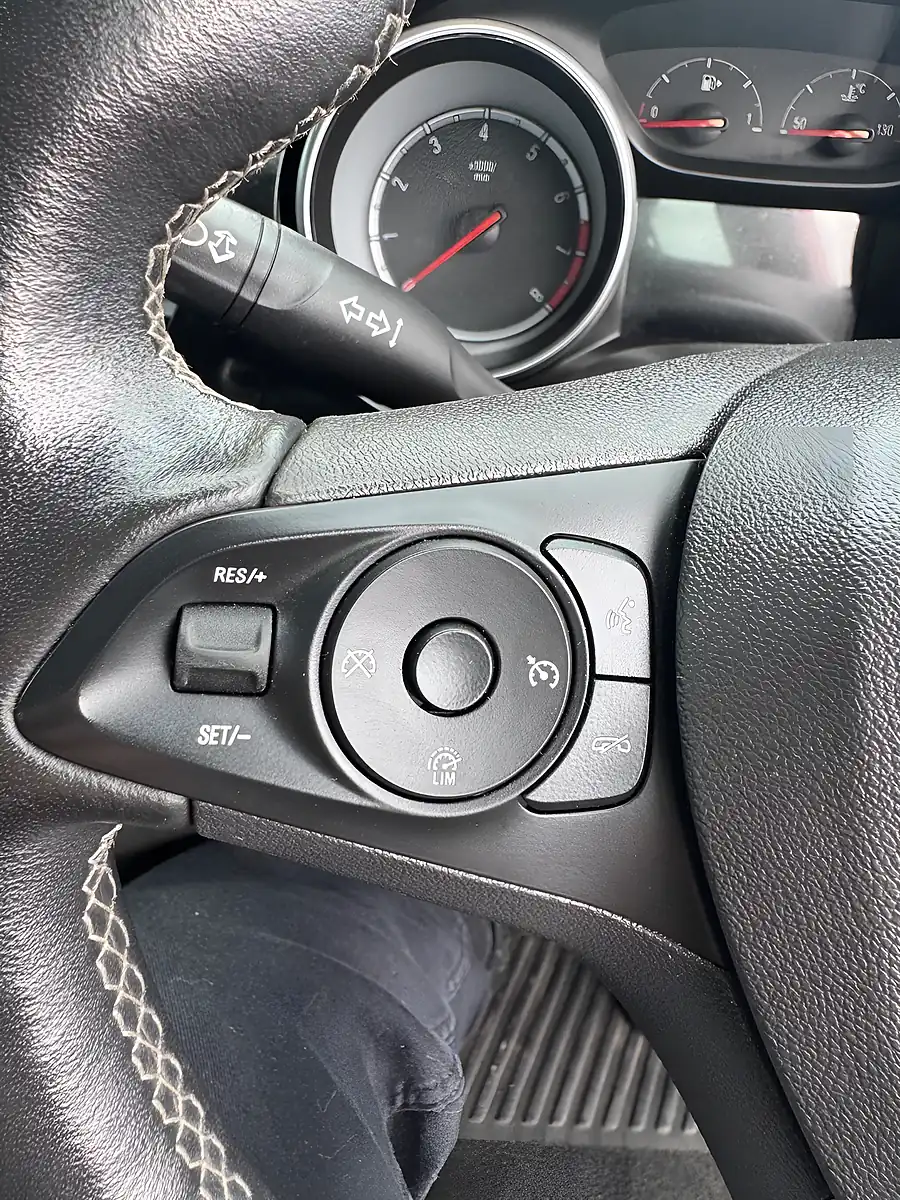 Used 2018 Vauxhall Astra Elite Nav Red - Interior and Exterior details 13