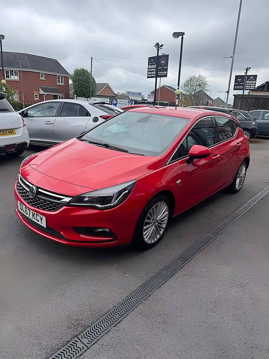 Used 2018 Vauxhall Astra Elite Nav Red - Interior and Exterior details 6