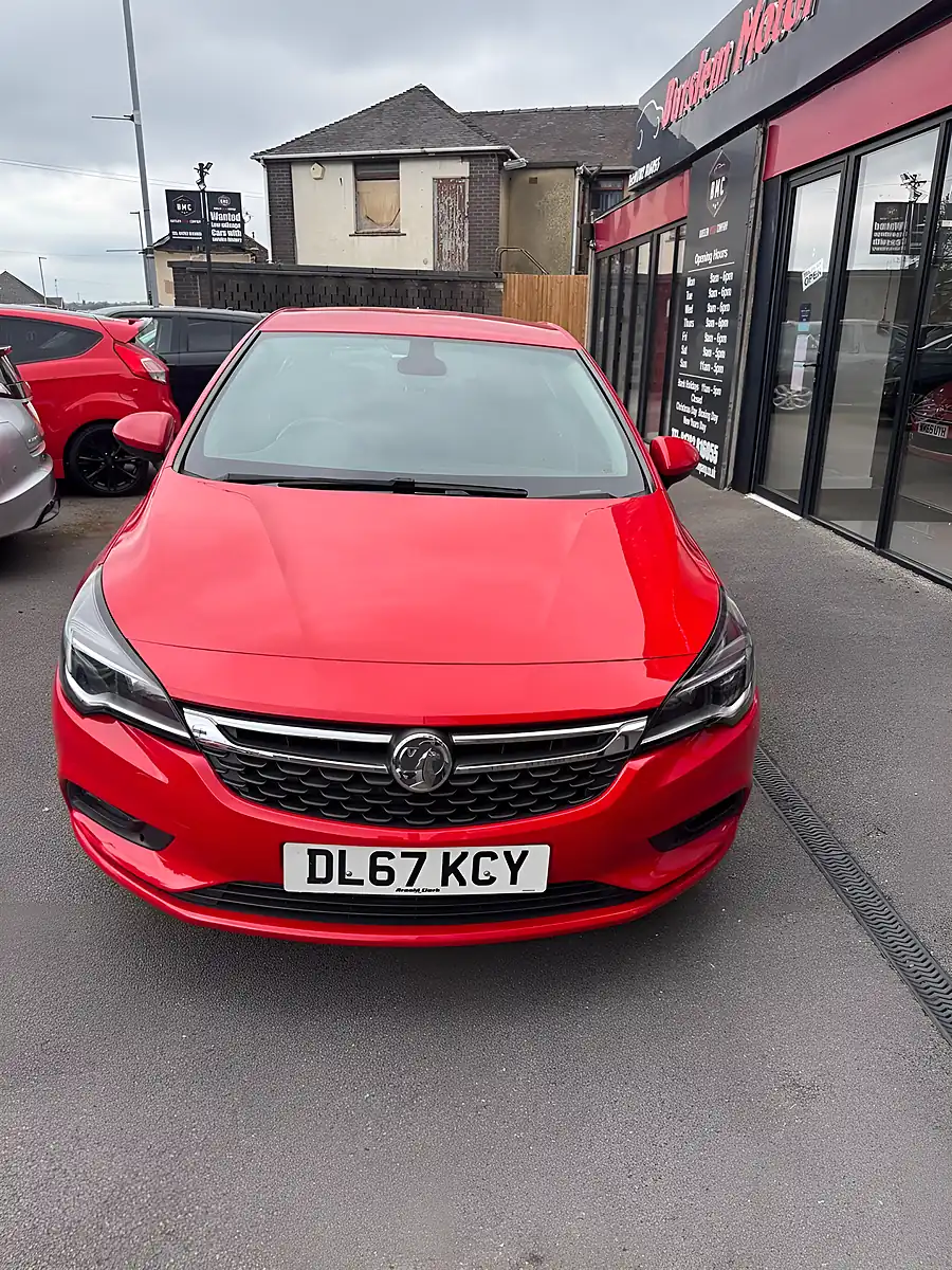 Used 2018 Vauxhall Astra Elite Nav Red - Interior and Exterior details 7