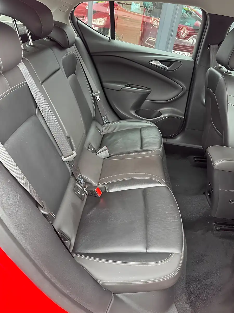 Used 2018 Vauxhall Astra Elite Nav Red - Interior and Exterior details 9