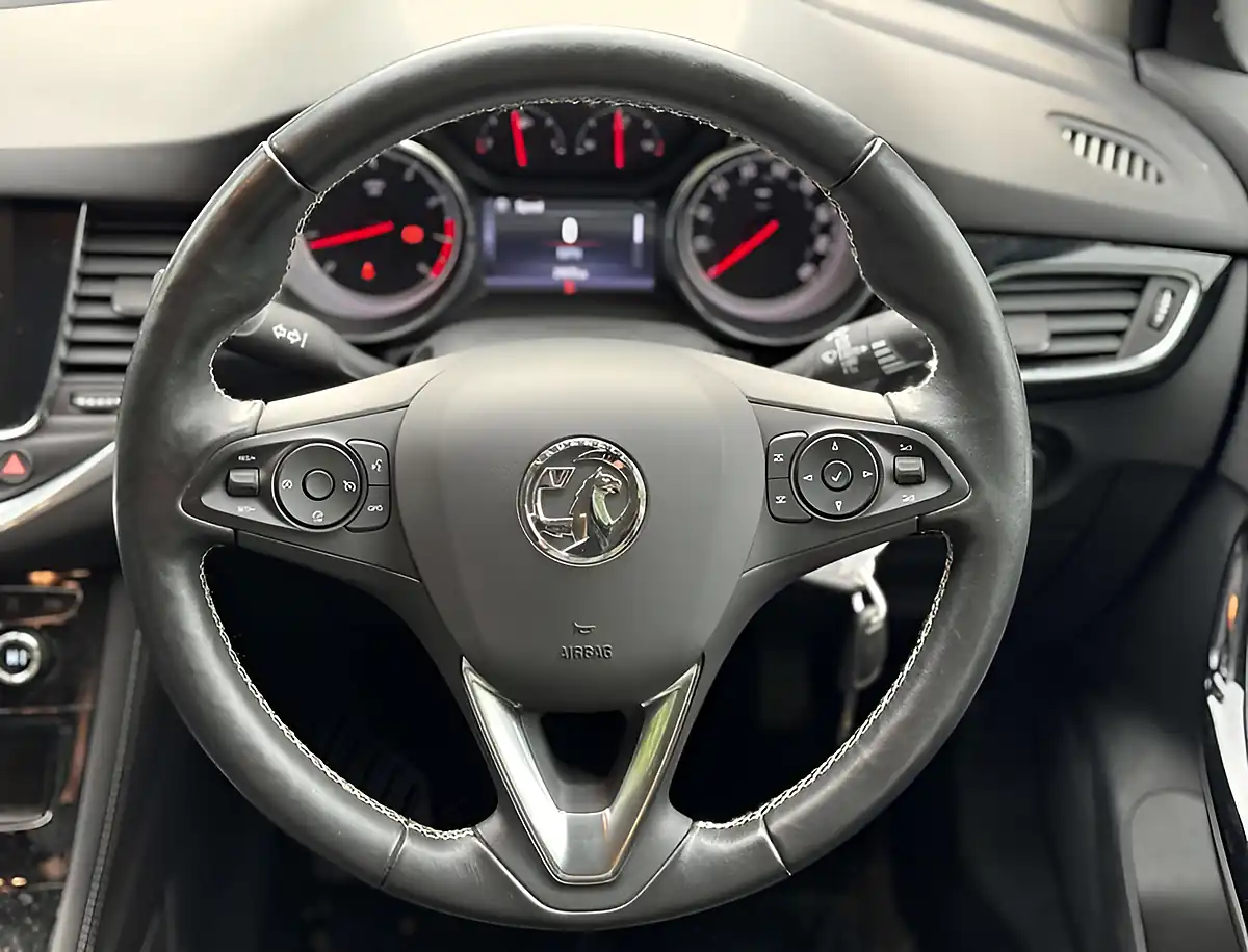 Used 2018 Vauxhall Astra Elite Nav T Silver - Interior and Exterior details 10
