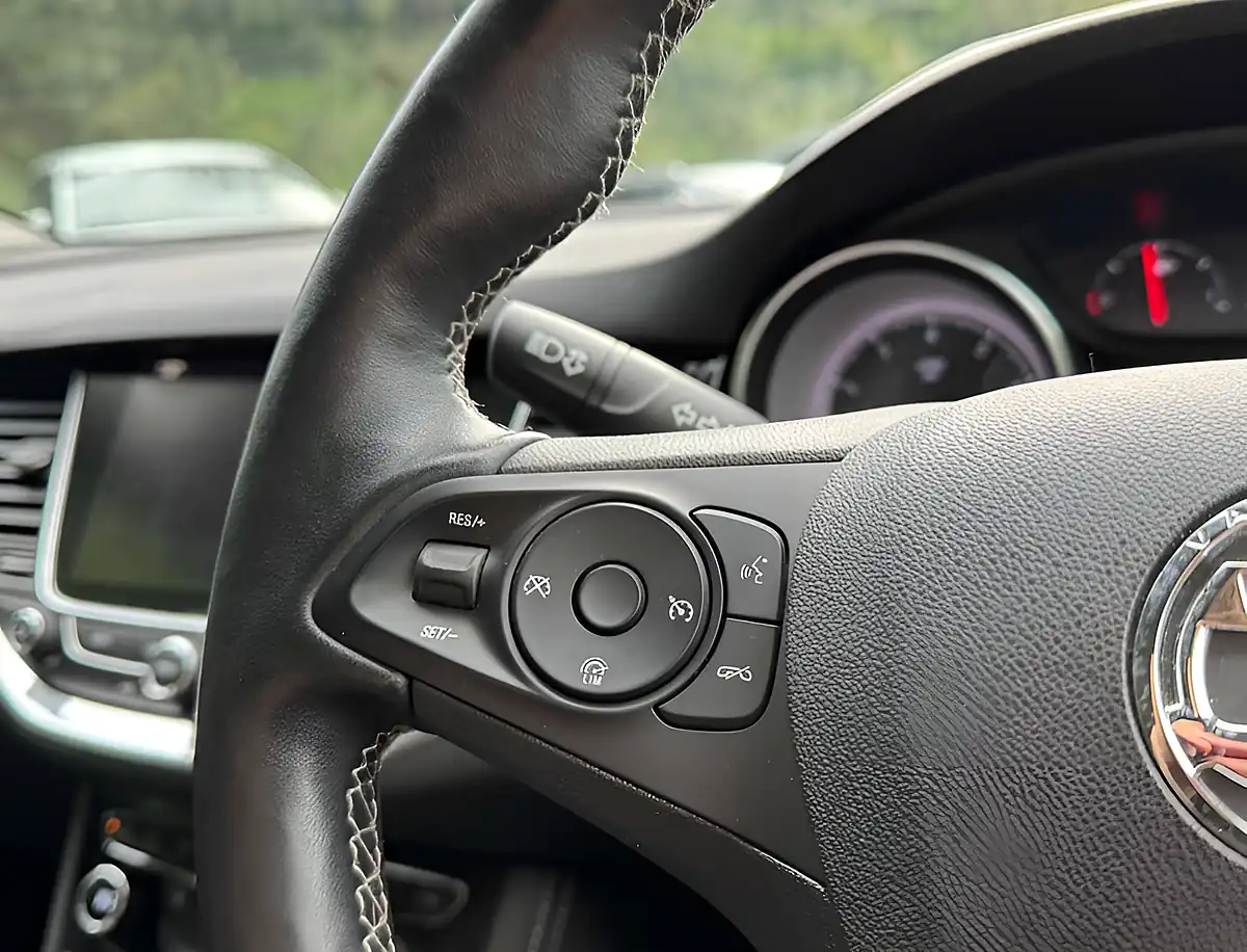 Used 2018 Vauxhall Astra Elite Nav T Silver - Interior and Exterior details 12