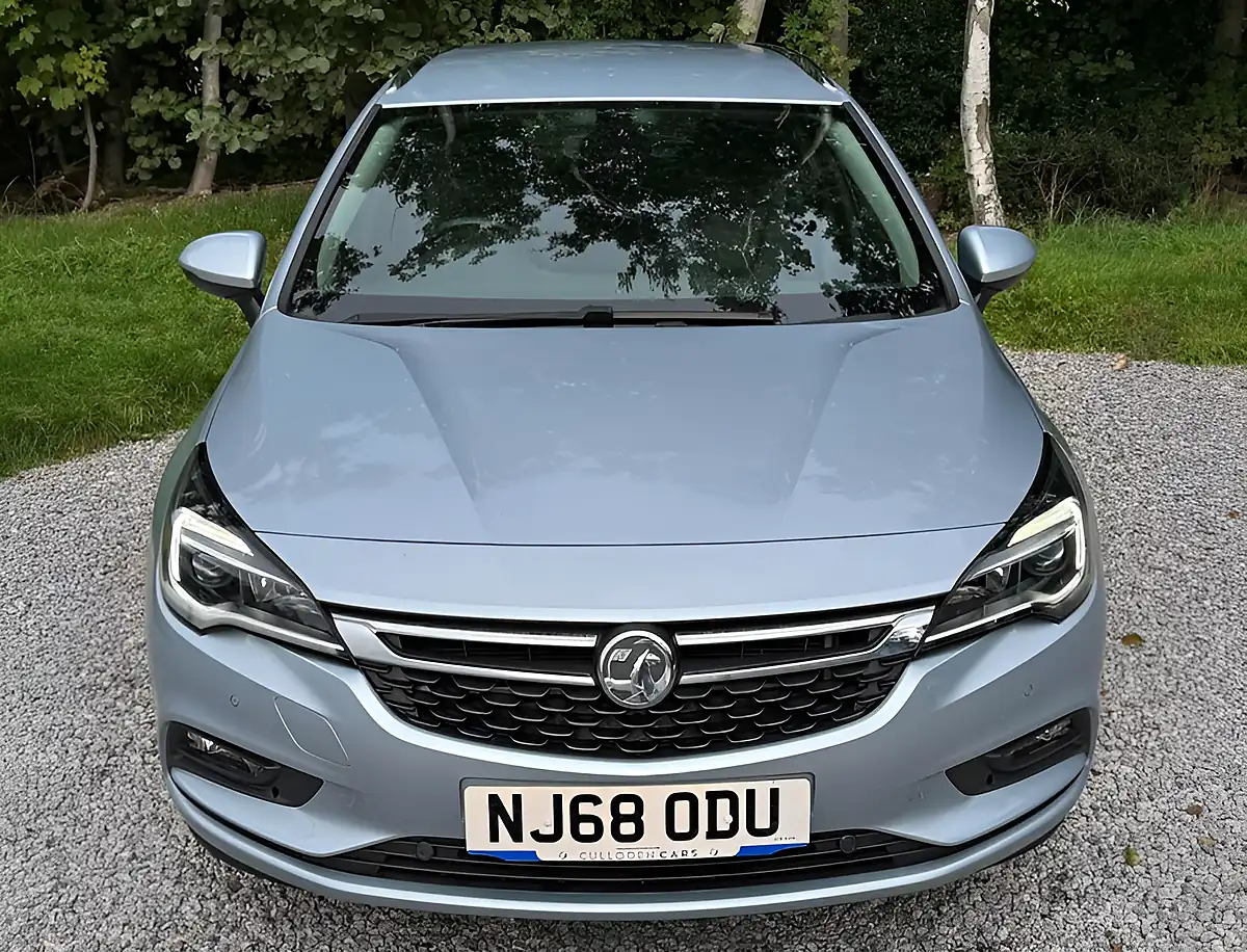 Used 2018 Vauxhall Astra Elite Nav T Silver - Interior and Exterior details 8