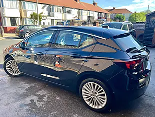 Used 2018 Vauxhall Astra Elite Sport Pearl Blue/Black - Interior and Exterior details 3