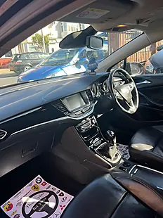 Used 2018 Vauxhall Astra Elite Sport Pearl Blue/Black - Interior and Exterior details 4