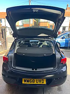 Used 2018 Vauxhall Astra Elite Sport Pearl Blue/Black - Interior and Exterior details 9