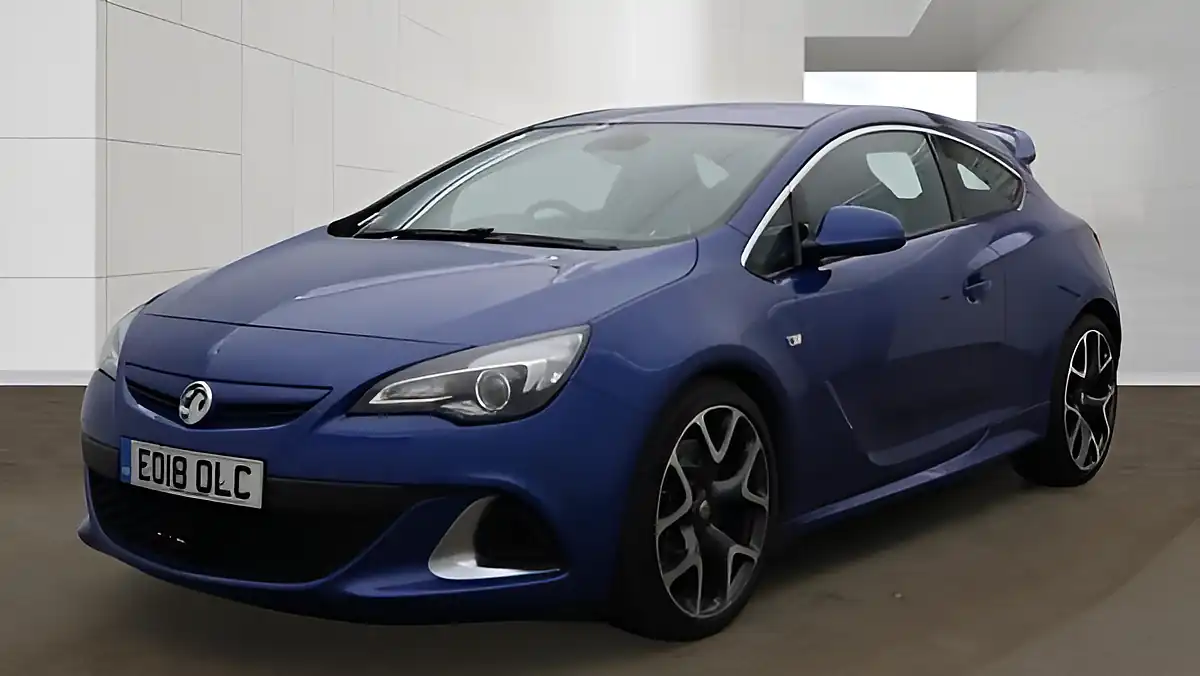 Used 2018 Vauxhall Astra Gtc Vxr Blue - Interior and Exterior details 4