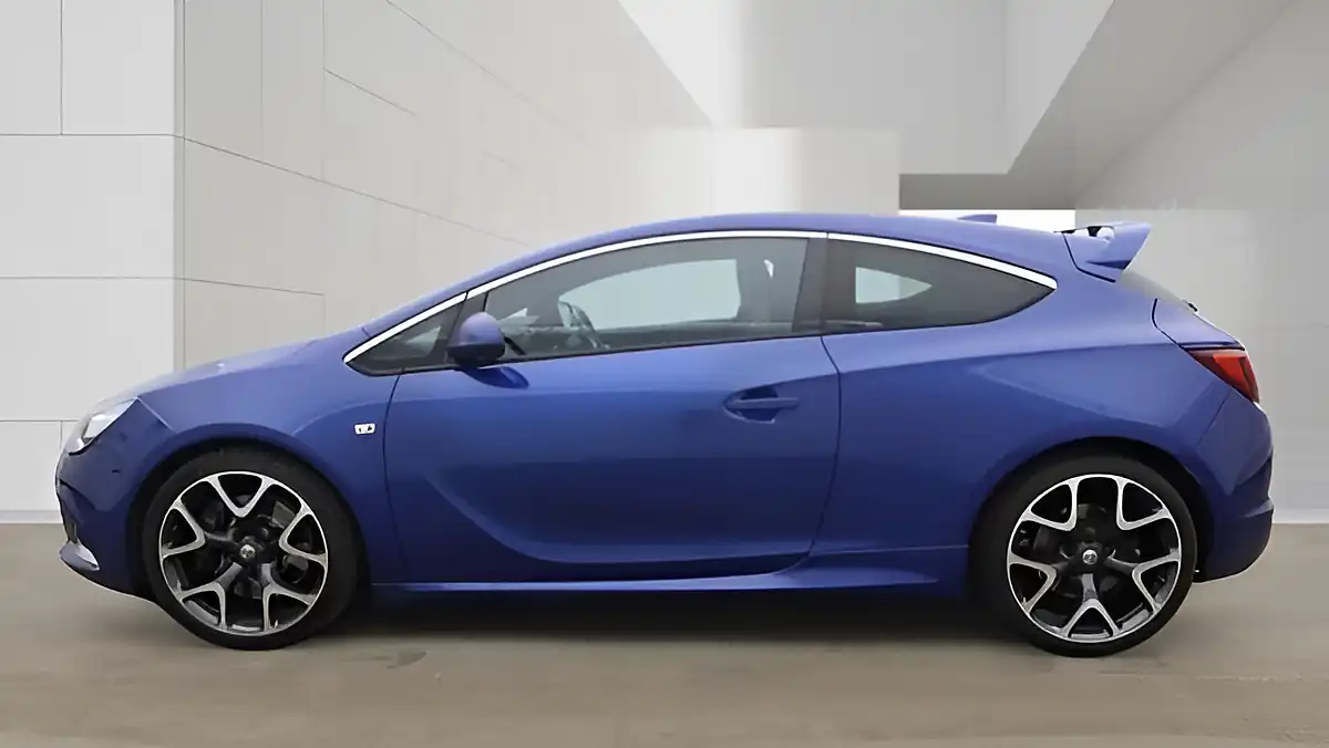 Used 2018 Vauxhall Astra Gtc Vxr Blue - Interior and Exterior details 5