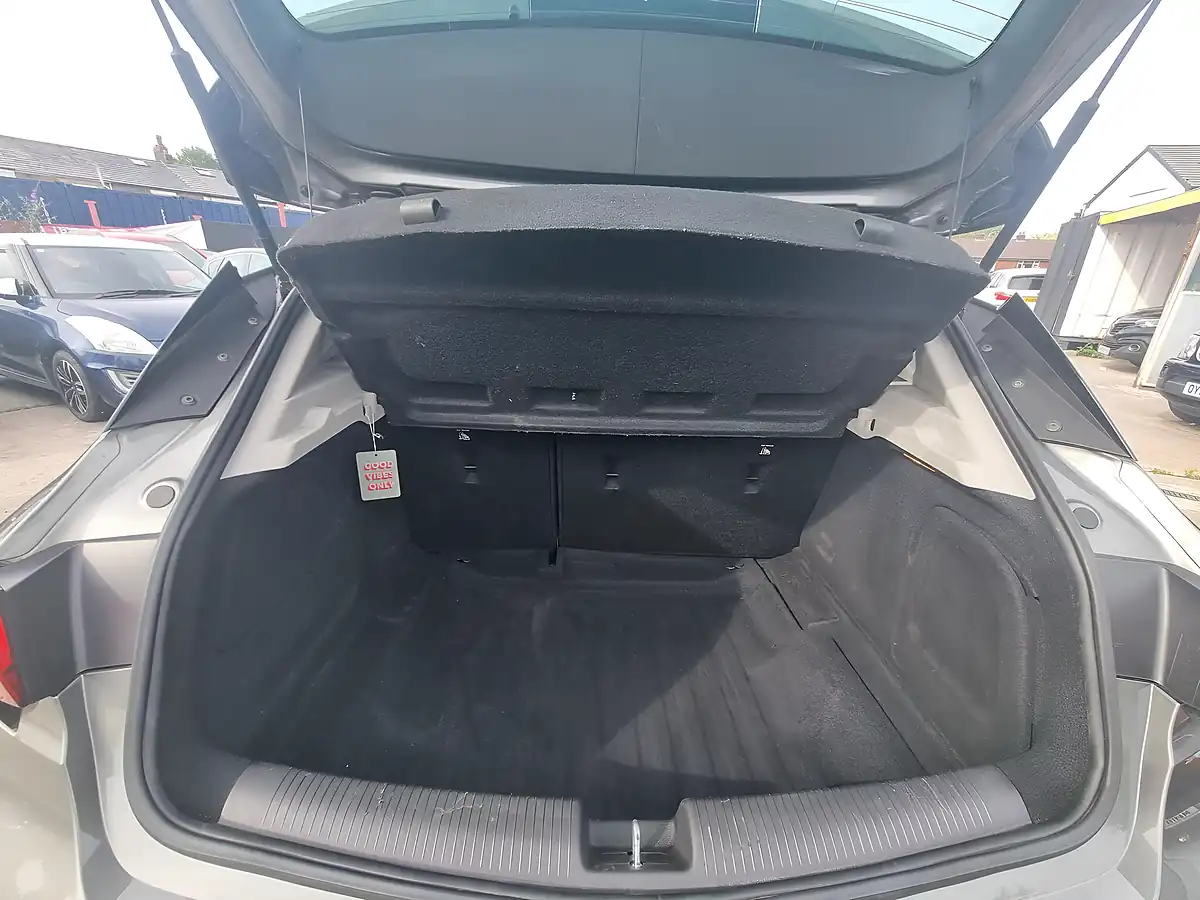 Used 2018 Vauxhall Astra Se Grey - Interior and Exterior details 12