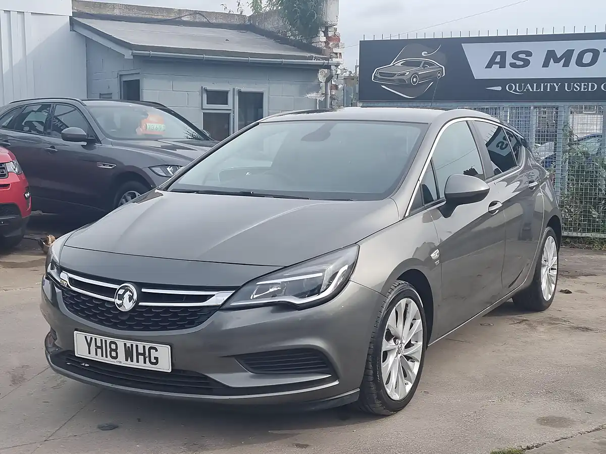 Used 2018 Vauxhall Astra Se Grey - Interior and Exterior details 3