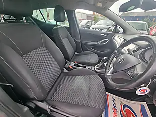 Used 2018 Vauxhall Astra Se Grey - Interior and Exterior details 5