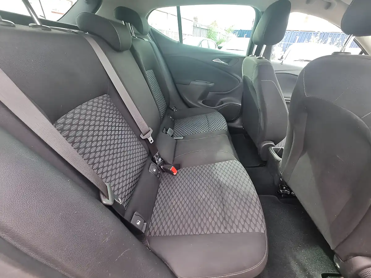 Used 2018 Vauxhall Astra Se Grey - Interior and Exterior details 6