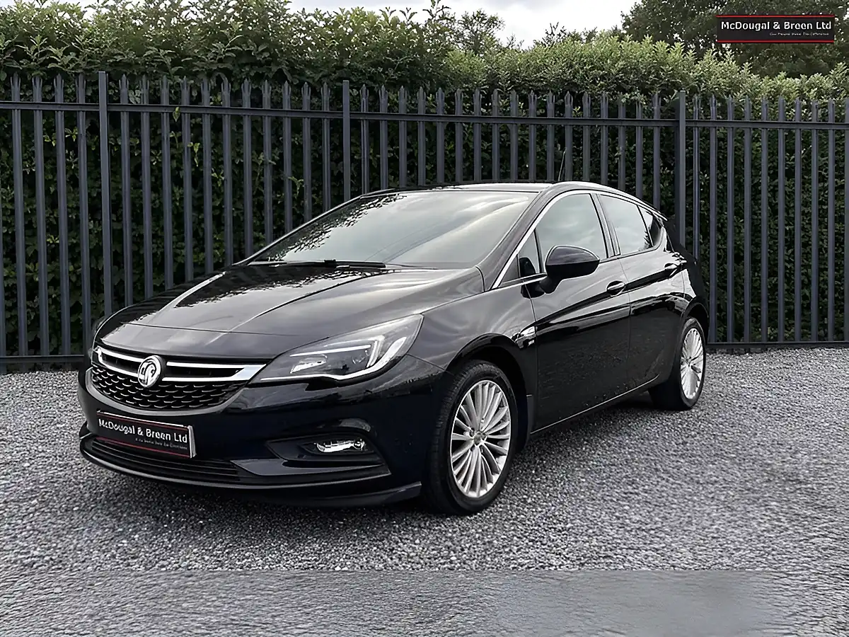 Used 2018 Vauxhall Astra Sri Black - Front View